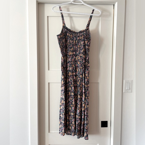 Old Navy Floral Smocked Midi Dress - Picture 2 of 4